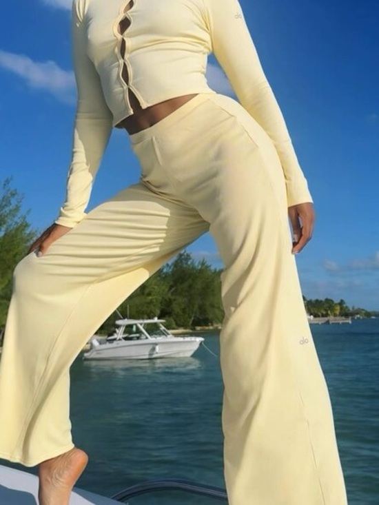 ALO Yoga Pants - Alo mid rise dreamlight pants yellow
